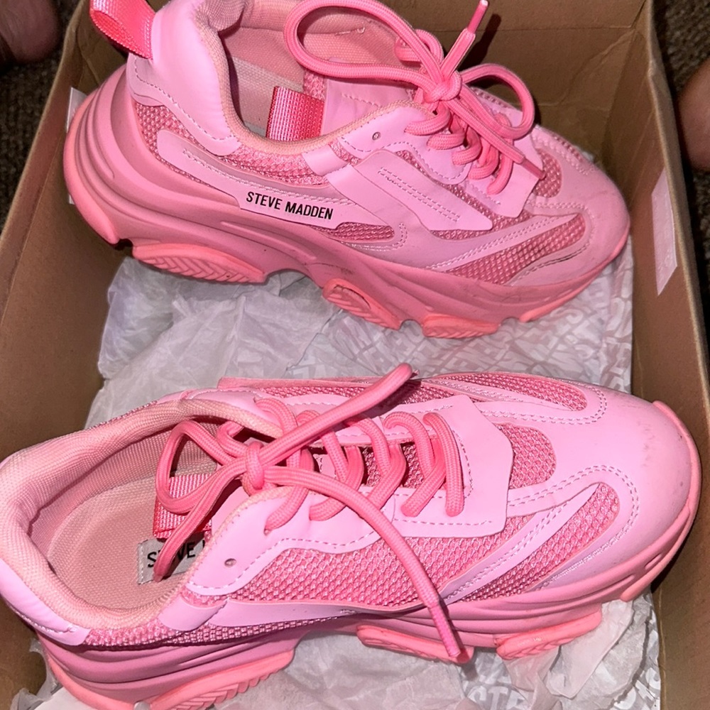 Pink size 6 Steve Madden sneakers